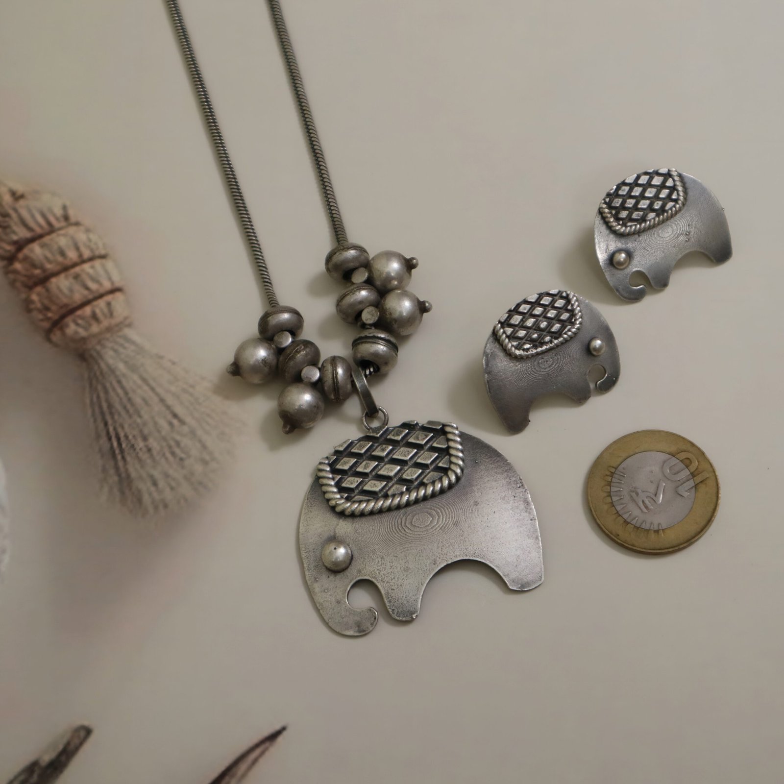 {"remix_data":[],"remix_entry_point":"challenges","source_tags":[],"origin":"unknown","total_draw_time":0,"total_draw_actions":0,"layers_used":0,"brushes_used":0,"photos_added":0,"total_editor_actions":{},"tools_used":{"ai_enhance":1,"transform":1},"is_sticker":false,"edited_since_last_sticker_save":true,"containsFTESticker":false}