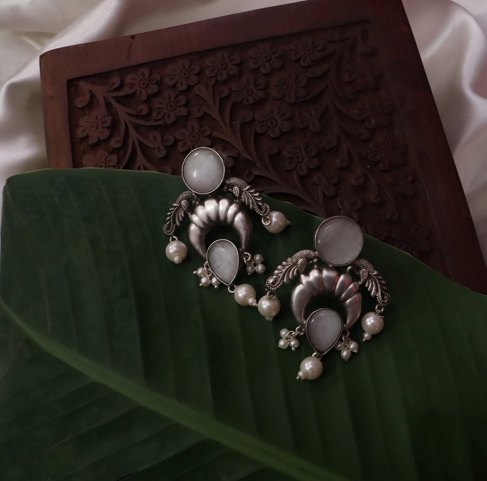 {"remix_data":[],"remix_entry_point":"challenges","source_tags":[],"origin":"unknown","total_draw_time":0,"total_draw_actions":0,"layers_used":0,"brushes_used":0,"photos_added":0,"total_editor_actions":{},"tools_used":{"ai_enhance":1,"transform":1},"is_sticker":false,"edited_since_last_sticker_save":true,"containsFTESticker":false}